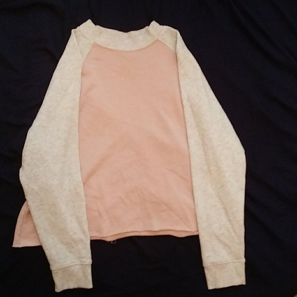 Cutoff sweatshirt